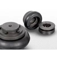 Gumiabroncsos tengelykapcsoló